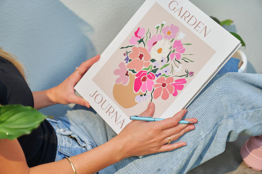 BINDER- GARDEN JOURNAL - Image 3